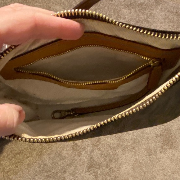 Pouchette - Picture 2 of 3